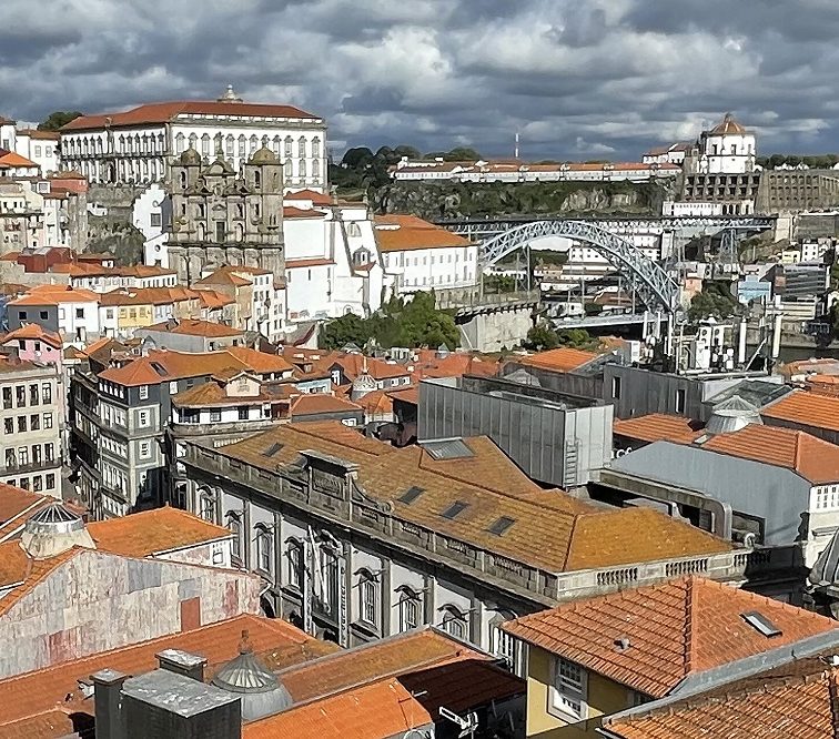 Личный опыт: в какое время лучше всего ехать в Португалию