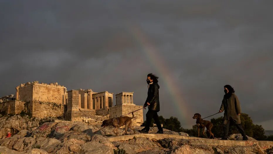 В Греции более ста археологических памятников будут открыты для собак