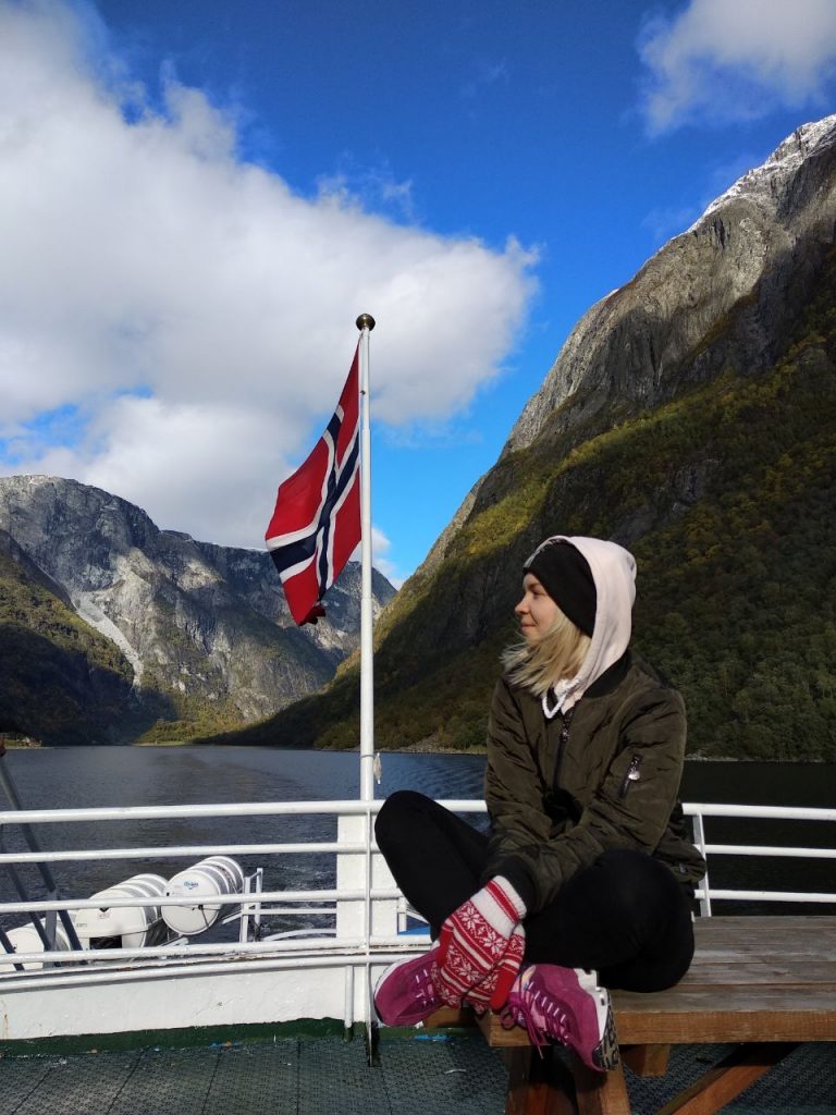 Поужинать в водном ресторане, погулять по крыше оперного театра и побывать на языке Тролля — норвежский чек-лист