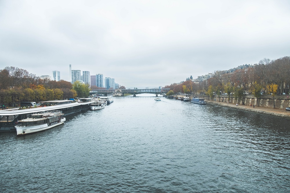 Впервые за столетие Сена в Париже будет доступна для купания