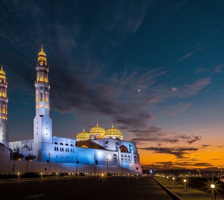 Парфюмерный дом, отсутствие клубов и самый огромный ковер в мире — изучаем Оман