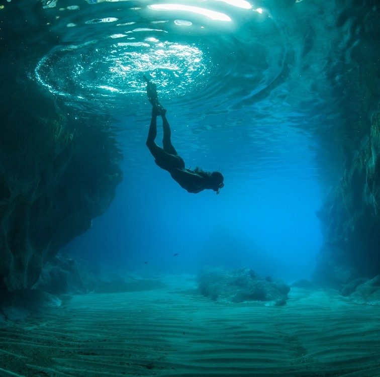 Ниже уровня моря: куда отправиться на свидание под водой