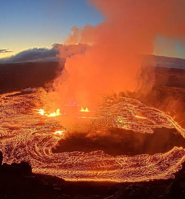 Туристы съезжаются посмотреть на извержение гавайского вулкана