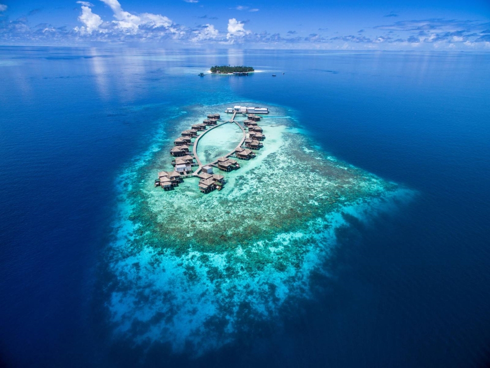 Йога на рассвете с видом на океан: обзор Raffles Maldives Meradhoo Resort