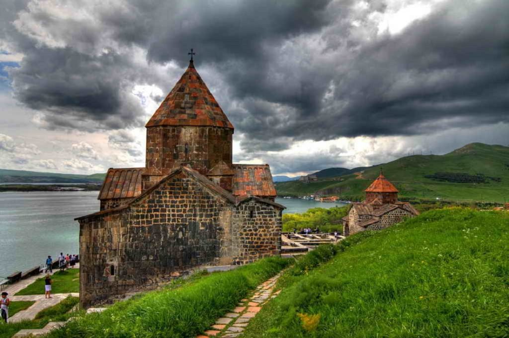 Армянский Севан: когда и моря не нужно