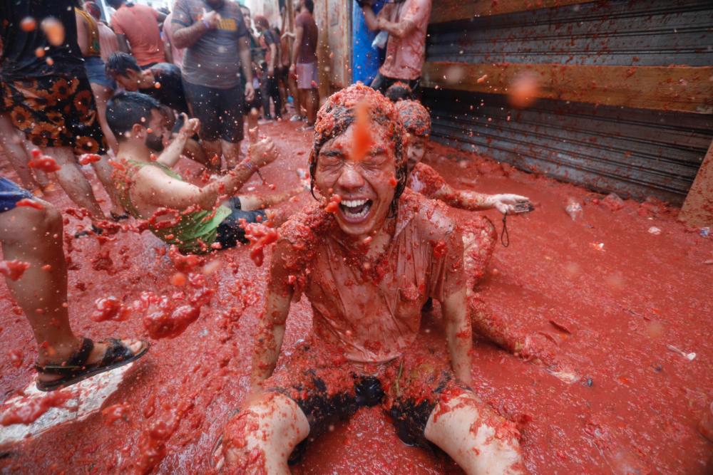 “Кровавые” бои помидорами: фестиваль Ла Томатина в Испании