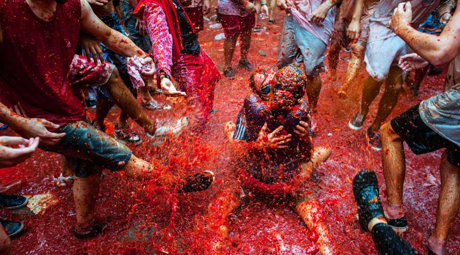 “Кровавые” бои помидорами: фестиваль Ла Томатина в Испании
