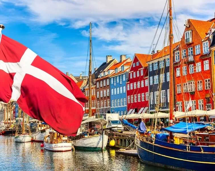 Парк LEGO, Христиания, плавание с акулами — чем заняться в Дании?