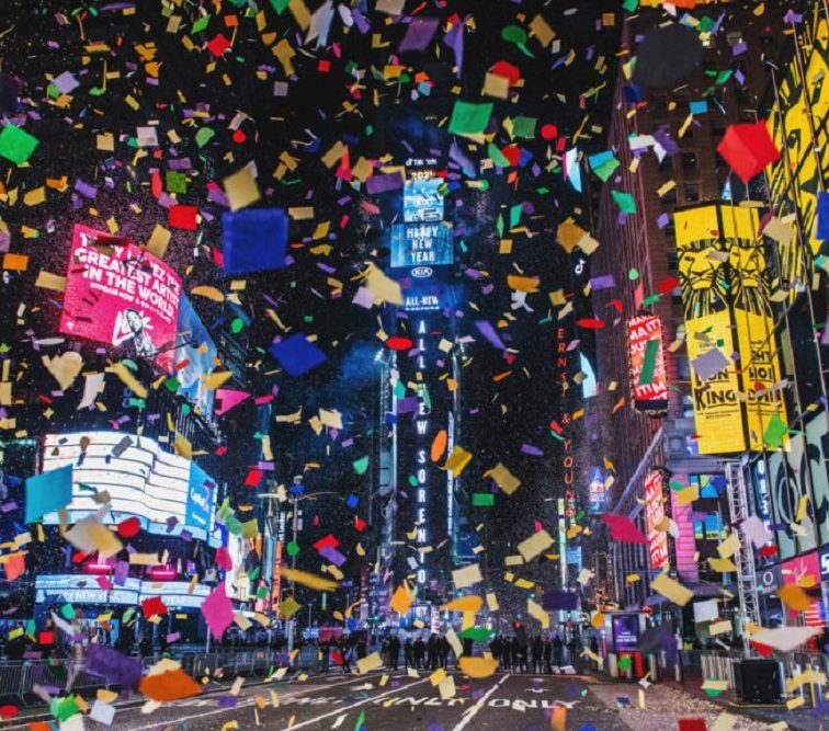 Десять городов с лучшими новогодними шоу в 2023 году