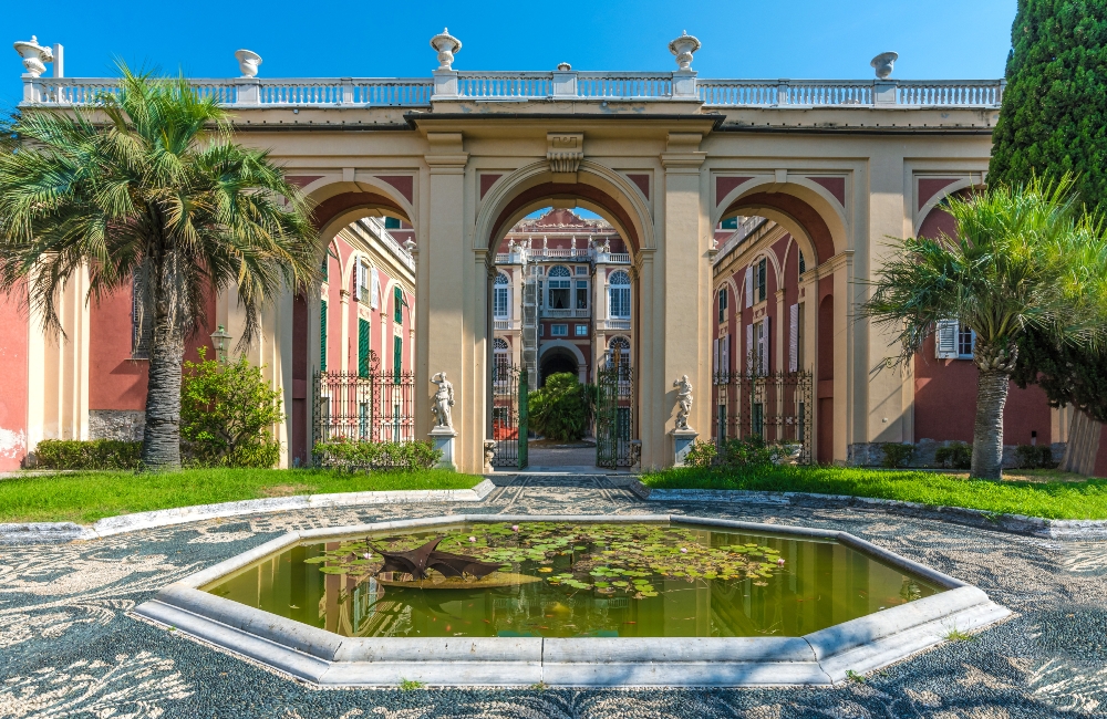 Удивительная Генуя: изучаем дворцы, храмы и порт