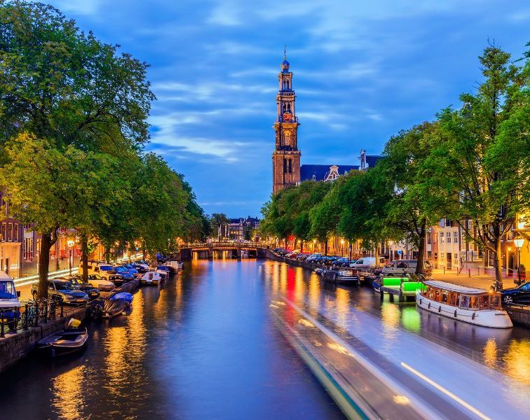 Амстердам сократит количество остановок круизных лайнеров наполовину